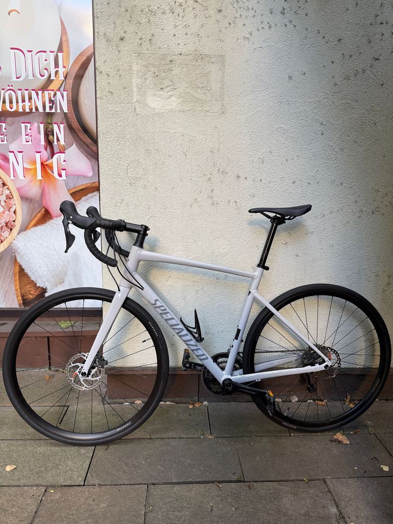 Used Specialized Allez Shimano Tiagra 2023 Road & Gravel, Light Gray — image 2 of 11