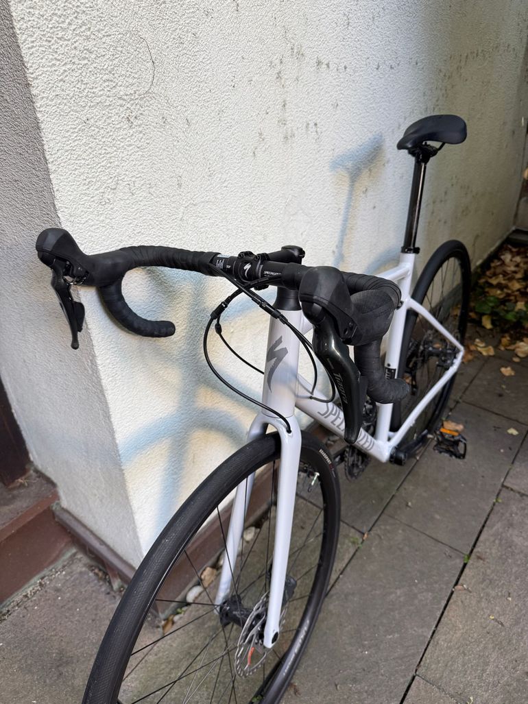 Used Specialized Allez Shimano Tiagra 2023 Road & Gravel, Light Gray — image 10 of 11