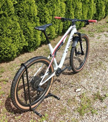 Used Canyon Lux CF (Upgraded) 2021 Mountainbike, White — image 3 of 5