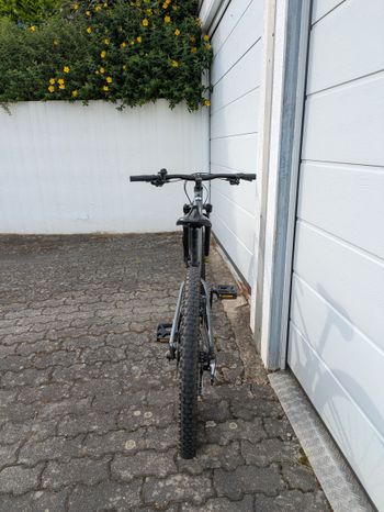 Used Specialized Pitch 27,5 2020 2020 Mountainbike, Light Gray — image 8 of 9