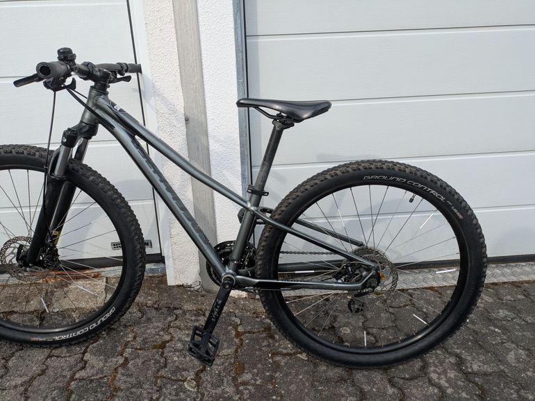 Used Specialized Pitch 27,5 2020 2020 Mountainbike, Light Gray — image 6 of 9