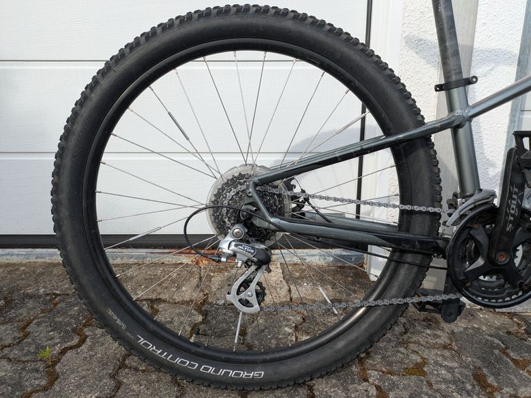 Used Specialized Pitch 27,5 2020 2020 Mountainbike, Light Gray — image 3 of 9
