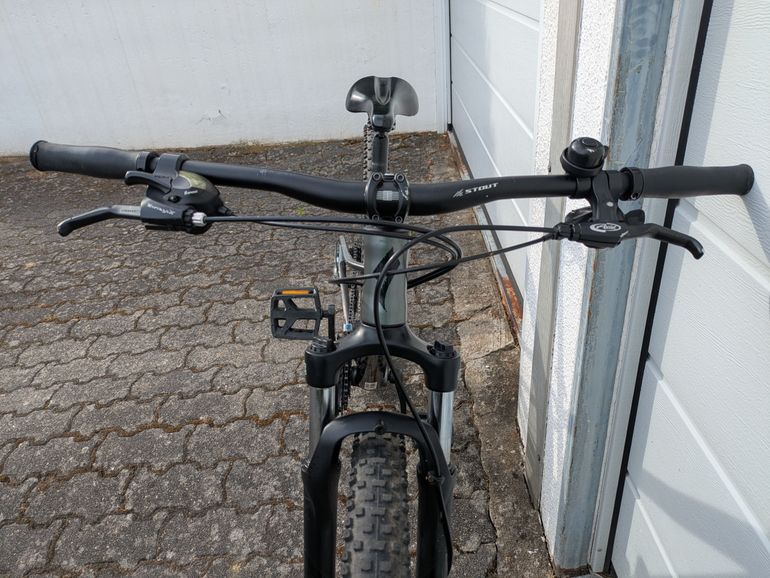 Used Specialized Pitch 27,5 2020 2020 Mountainbike, Light Gray — image 5 of 9