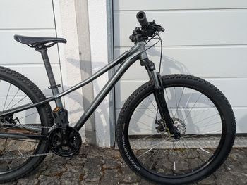 Used Specialized Pitch 27,5 2020 2020 Mountainbike, Light Gray — image 2 of 9