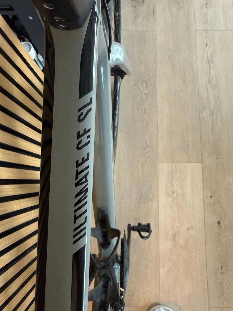 Used Canyon Ultimate CF SL 7 Disc 2022 2022 Road & Gravel, Light Gray — image 7 of 10
