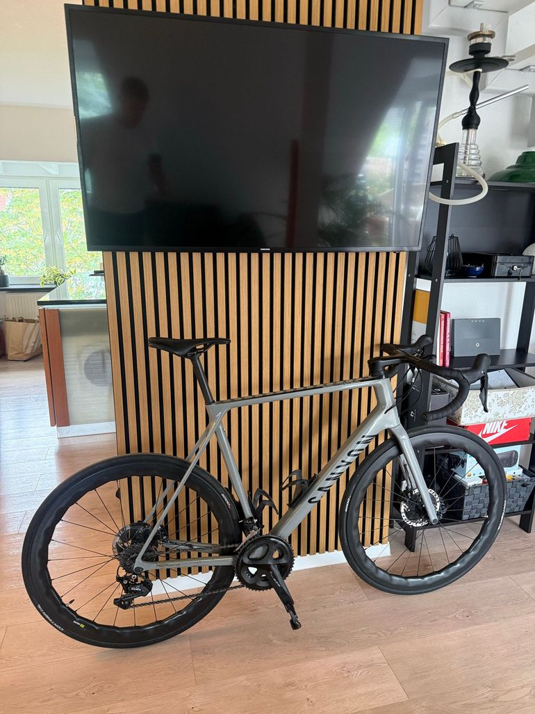Used Canyon Ultimate CF SL 7 Disc 2022 2022 Road & Gravel, Light Gray — image 4 of 10