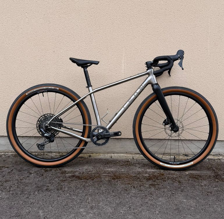 Used Léon Léon Custom Shimano GRX 2027 Road & Gravel — image 1 of 4