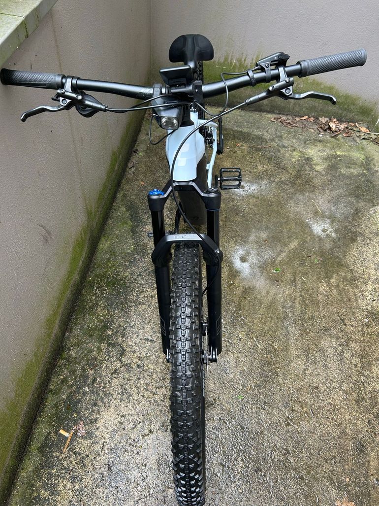 Used CUBE REACTION HYBRID, PRO 750 2023 2023 Mountainbike, White, 27.5, 29 — image 5 of 11
