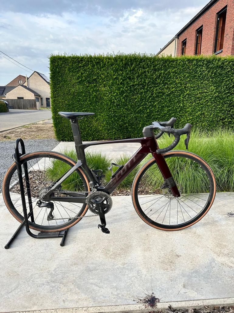 Used Scott Foil Shimano 105 Di2 2023 Road & Gravel, Schwarz — image 1 of 5