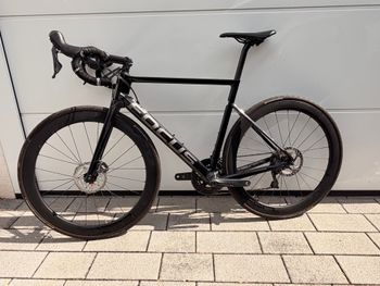 Used Focus IZALCO MAX DISC 8.8 2020 2020 Road & Gravel — image 2 of 16