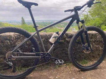 Specialized Men's Rockhopper Comp 2019 2019 Mountainbike usato, Grigio chiaro — immagine 2 di 3