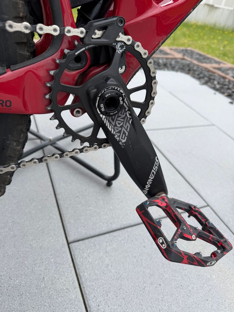 Used Mondraker FOXY CARBON R 2022 2022 Mountainbike, Red, 29 — image 5 of 9
