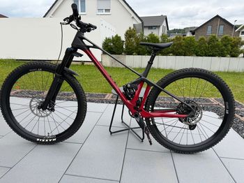 Used Mondraker FOXY CARBON R 2022 2022 Mountainbike, Red, 29 — image 2 of 9