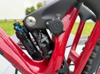 Used Mondraker FOXY CARBON R 2022 2022 Mountainbike, Red, 29 — image 3 of 9