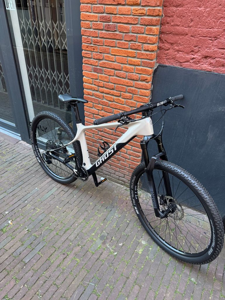 Used Ghost Lector SF 2022 2022 Mountainbike, White, 29 — image 3 of 24