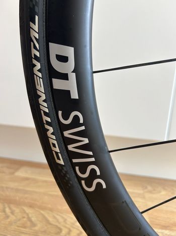 Used Specialized Tarmac Shimano Dura Ace Di2 2016 Road & Gravel, Rot — image 2 of 6