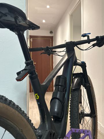 Used Scott Spark RC Comp 2024 2024 Mountainbike, Black, 29 — image 4 of 5