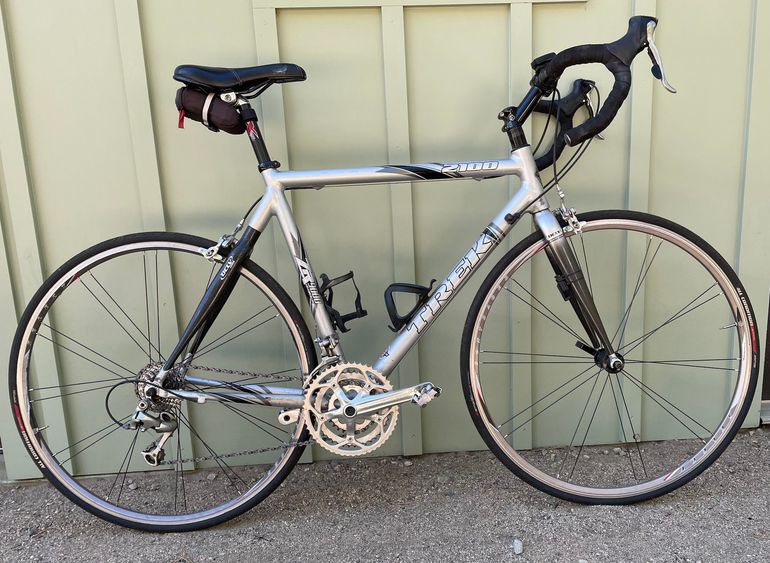 Used Trek 2100 Shimano Ultegra 2004 Road & Gravel, Light Gray — image 1 of 6
