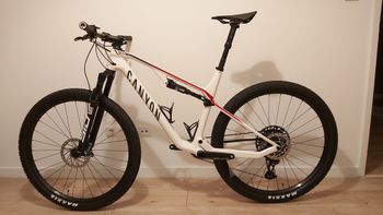 Used Canyon Lux CF 6 2021 2021 Mountainbike — image 2 of 23