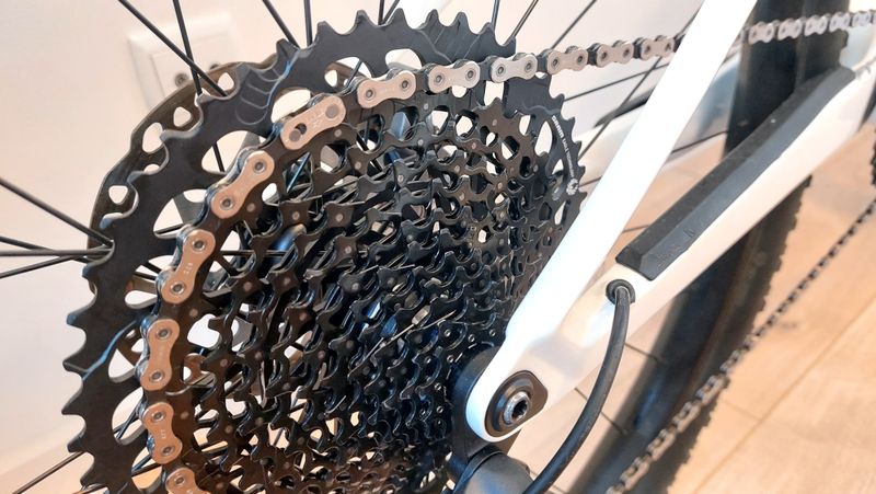 Canyon LUX SRAM GX Eagle 2021 Mountainbike usato, Bianco — immagine 5 di 24