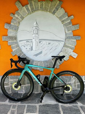Used Bianchi Specialissima PRO Ultegra Di2 2025 2025 Road & Gravel, Green — image 2 of 14