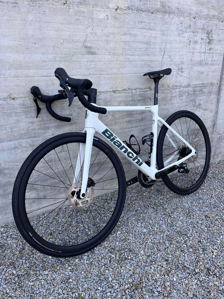 Used Bianchi Sprint 105 2024 2024 Road & Gravel — image 1 of 18