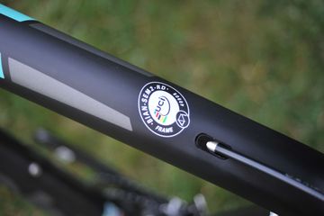 Used Bianchi Sempre pro Campagnolo Veloce 2018 Road & Gravel, Black — image 9 of 11