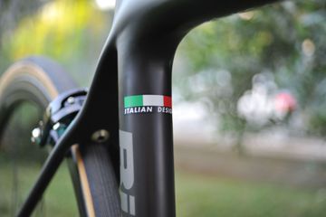 Used Bianchi Sempre pro Campagnolo Veloce 2018 Road & Gravel, Black — image 10 of 11