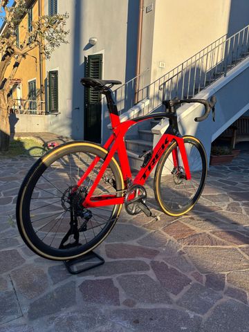 Brugt Trek Madone SL 6 2021 2021 Road & Gravel — billede 2 af 12