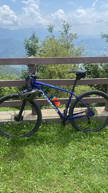 Used Orbea ONNA 30 2024 2024 Mountainbike, Blue, 27.5, 29 — image 1 of 3