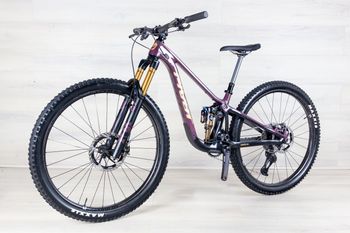 Used Pivot Trailcat LT Team 2025 Mountainbike, Purple — image 6 of 19