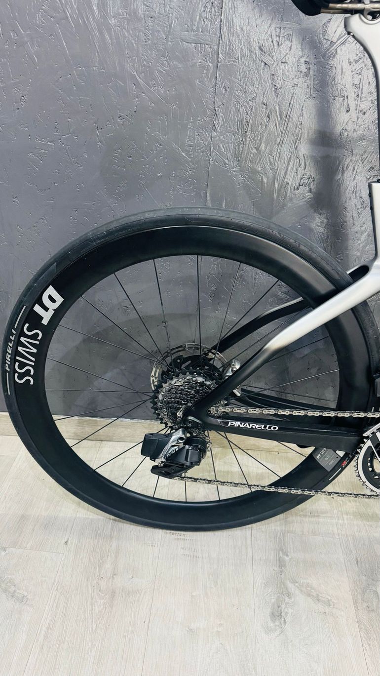 Used Pinarello DOGMA F RED ETAP AXS Disc 2024 2024 Road & Gravel, Light Gray — image 2 of 9