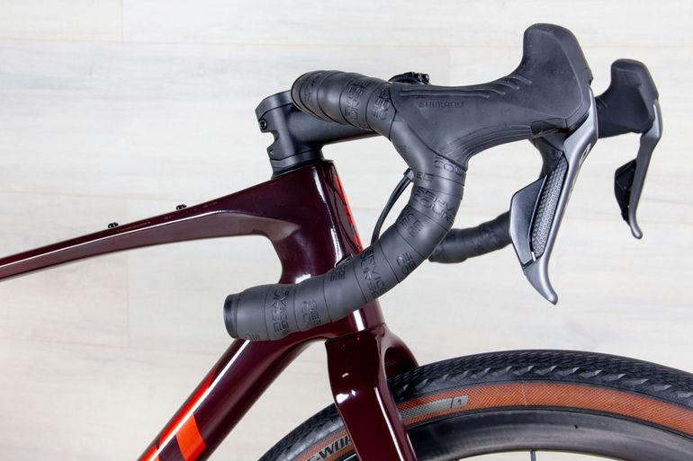 Used Giant Revolt Advanced Pro 0 2022 Road & Gravel, Red — image 10 of 17