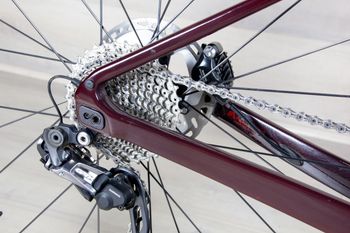 Used Giant Revolt Advanced Pro 0 2022 Road & Gravel, Red — image 8 of 17