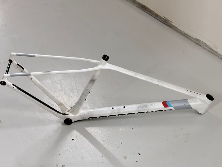 Used Mondraker PODIUM CARBON RR SL 2023 Frameset 2023 Mountainbike, White, 29 — image 4 of 5