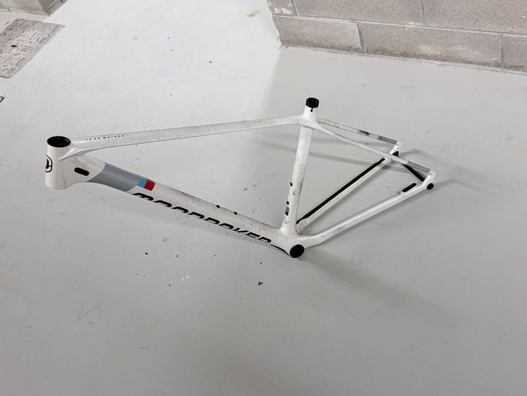 Used Mondraker PODIUM CARBON RR SL 2023 Frameset 2023 Mountainbike, White, 29 — image 1 of 5