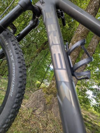 Used Trek Fuel EX 9.7 Gen 5 2023 2023 Mountainbike, Black, 29 — image 9 of 10