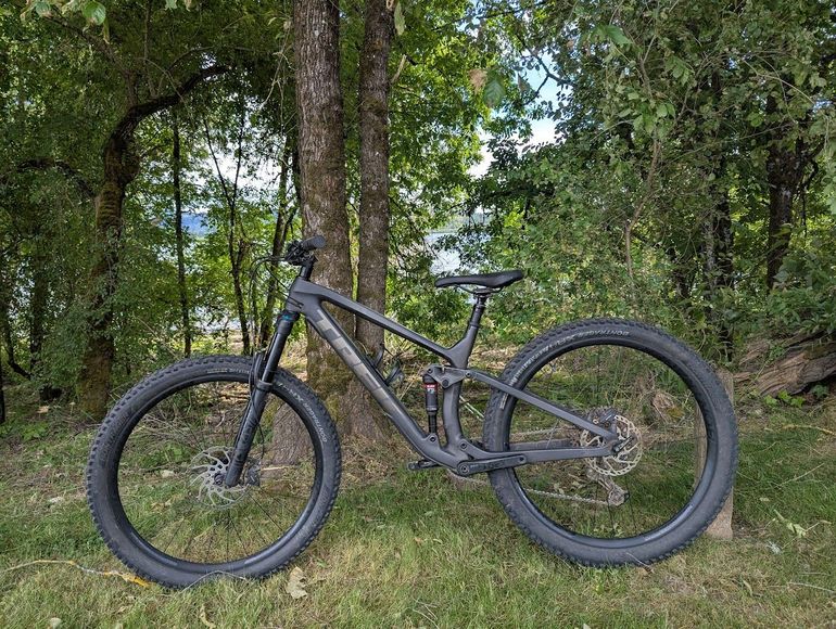 Used Trek Fuel EX 9.7 Gen 5 2023 2023 Mountainbike, Black, 29 — image 1 of 10