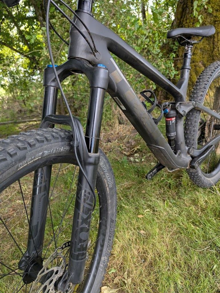 Used Trek Fuel EX 9.7 Gen 5 2023 2023 Mountainbike, Black, 29 — image 8 of 10