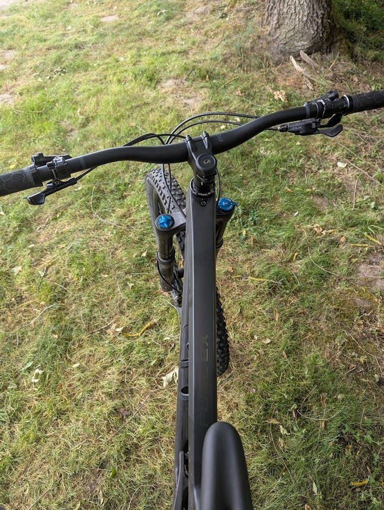 Used Trek Fuel EX 9.7 Gen 5 2023 2023 Mountainbike, Black, 29 — image 7 of 10