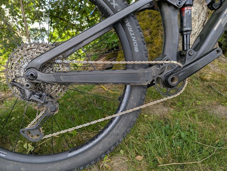 Used Trek Fuel EX 9.7 Gen 5 2023 2023 Mountainbike, Black, 29 — image 5 of 10