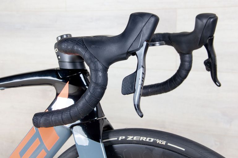Used Trek Madone SL 7 Gen 6 2022 Road & Gravel, Light Gray,  — image 10 of 19