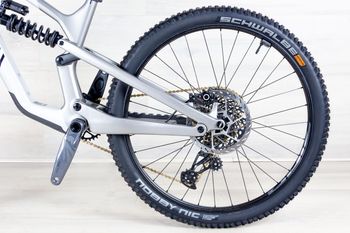 Used Canyon Spectral CF 8 2024 Mountainbike, Light Gray,  — image 12 of 17