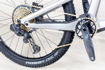Used Canyon Spectral CF 8 2024 Mountainbike, Light Gray,  — image 7 of 17