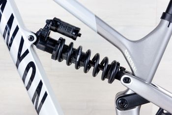 Used Canyon Spectral CF 8 2024 Mountainbike, Light Gray,  — image 14 of 17