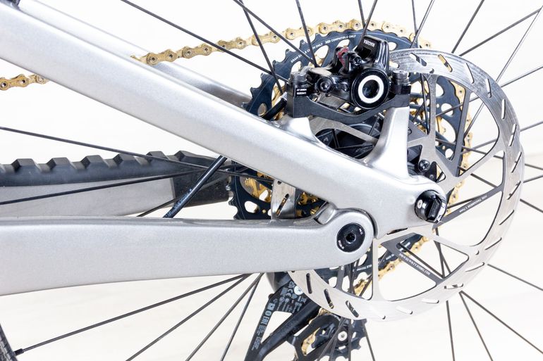Used Canyon Spectral CF 8 2024 Mountainbike, Light Gray,  — image 13 of 17