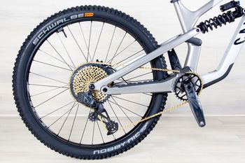 Used Canyon Spectral CF 8 2024 Mountainbike, Light Gray,  — image 3 of 17