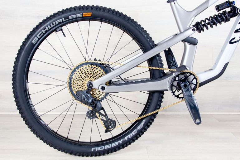 Used Canyon Spectral CF 8 2024 Mountainbike, Light Gray,  — image 3 of 17