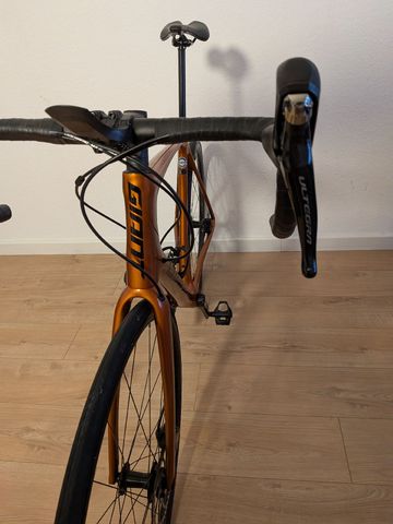 Used Giant Tcr Shimano Ultegra 2022 Road & Gravel, Orange — image 8 of 9