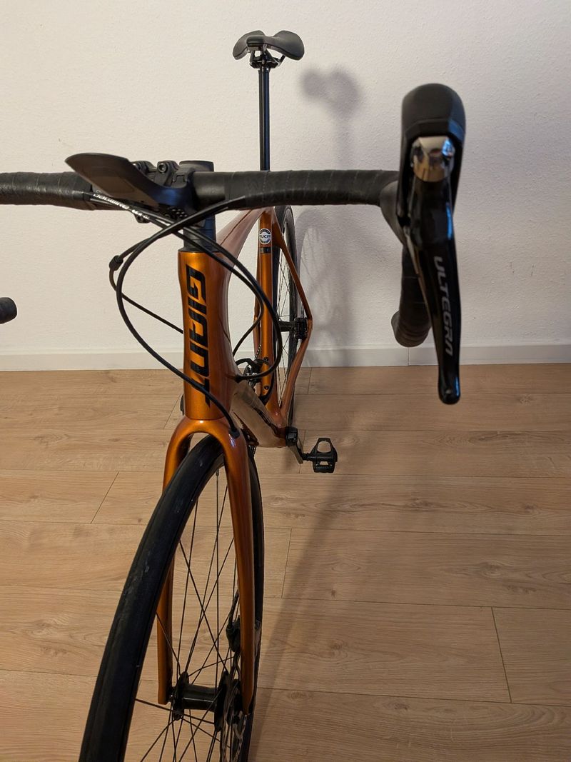 Used Giant Tcr Shimano Ultegra 2022 Road & Gravel, Orange — image 8 of 9